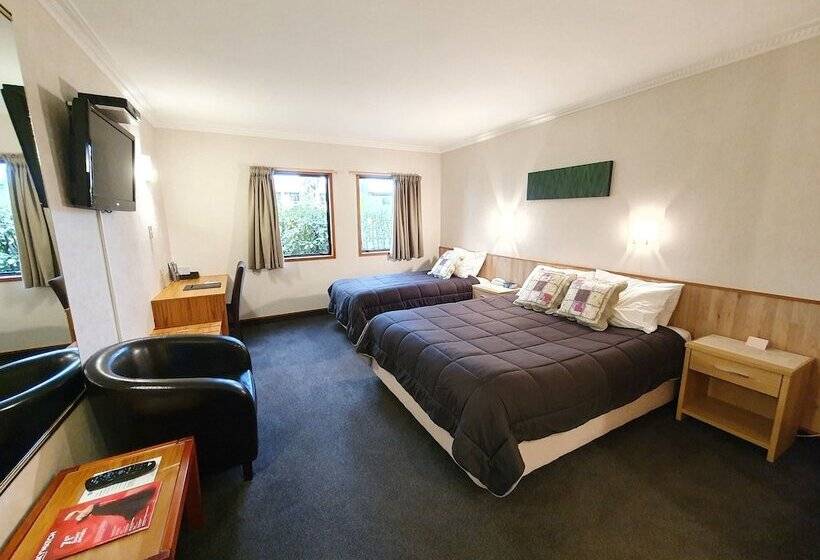 Fitzherbert Castle Motel