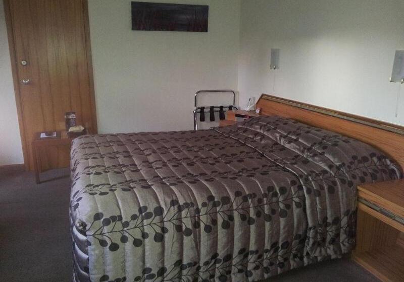 Fitzherbert Castle Motel