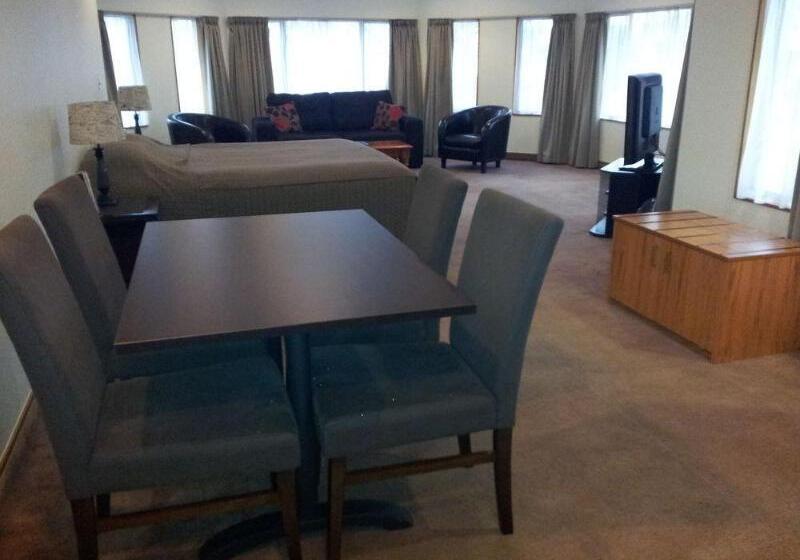 Fitzherbert Castle Motel