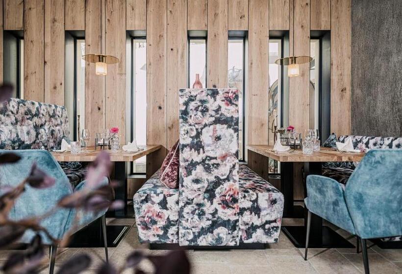 בית מלון כפרי Alpin Family Resort Seetal