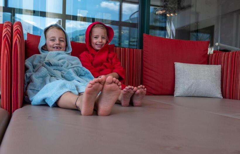 בית מלון כפרי Alpin Family Resort Seetal