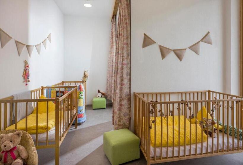 בית מלון כפרי Alpin Family Resort Seetal