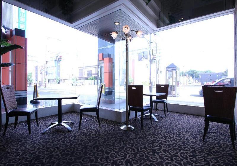 Apa Hotel Takaoka Marunouchi