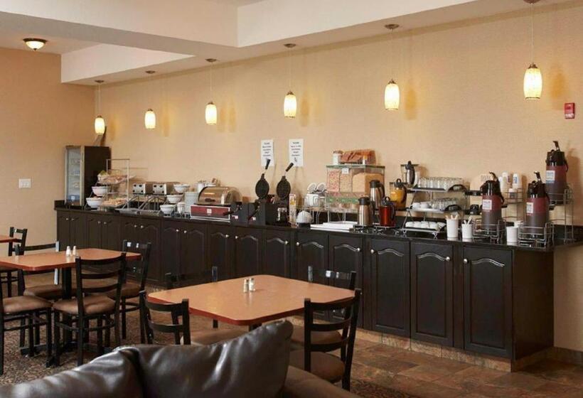 בית מלון כפרי Comfort Inn & Suites