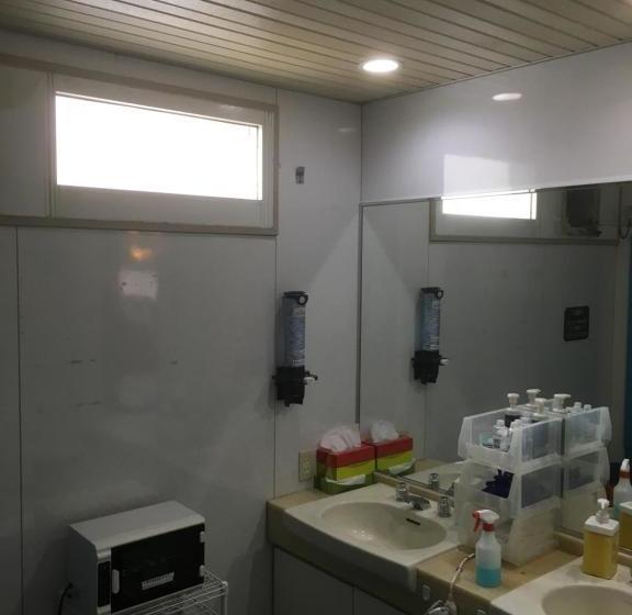 מלון כמוסות Capsule Inn Sapporo  Caters To Men