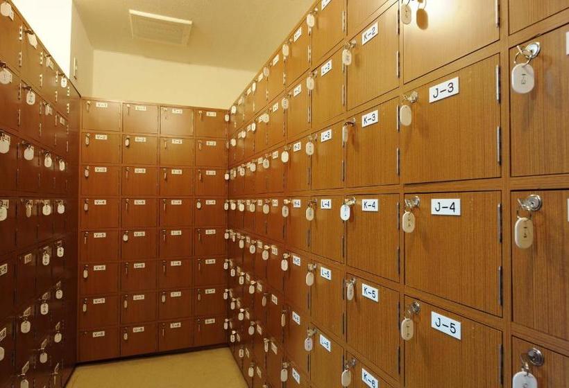 מלון כמוסות Capsule Inn Sapporo  Caters To Men