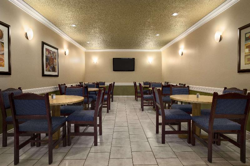 فندق Days Inn By Wyndham High Level