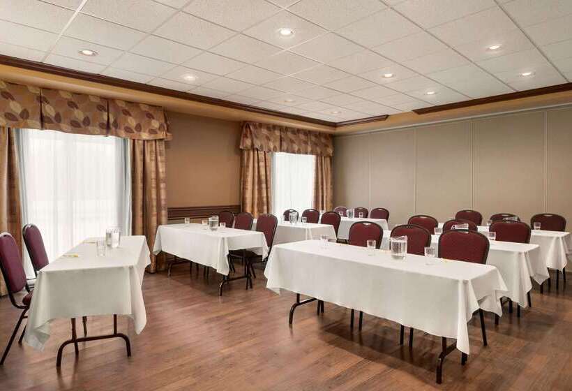 فندق Days Inn By Wyndham Levis