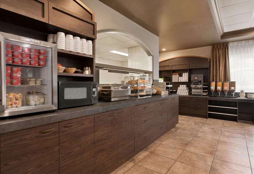 فندق Days Inn By Wyndham Levis