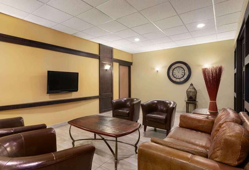 فندق Days Inn By Wyndham Levis