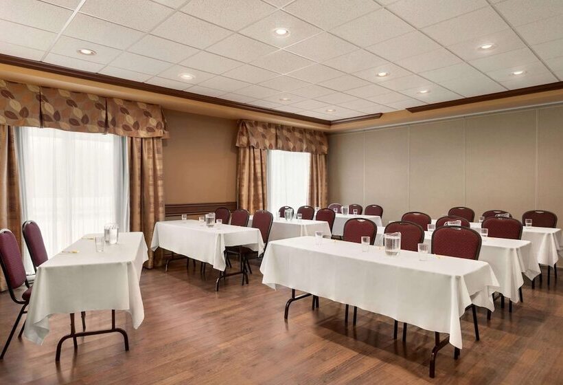 فندق Days Inn By Wyndham Levis