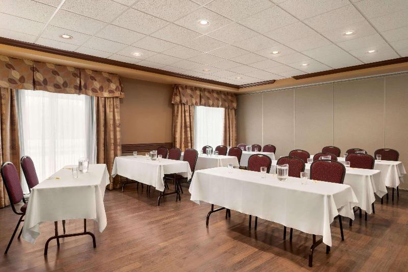 فندق Days Inn By Wyndham Levis