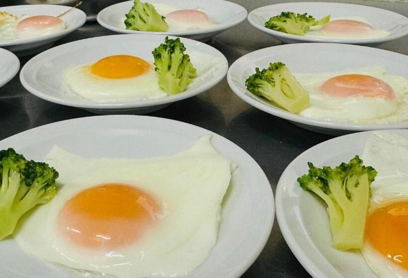 בית מלון כפרי Dormy Inn Tomakomai