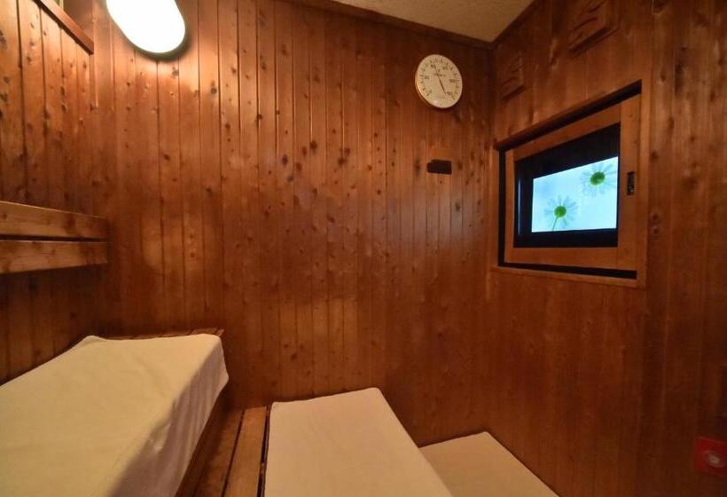 בית מלון כפרי Dormy Inn Tomakomai