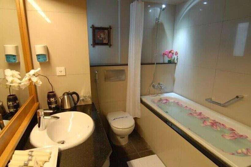 هتل Hanoi Eternity