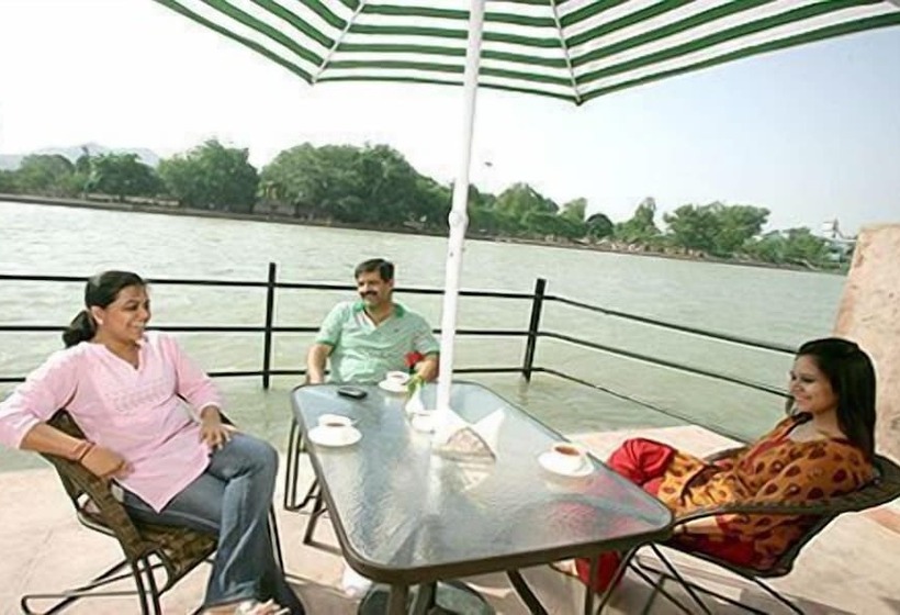 בית מלון כפרי Ganga Exotica