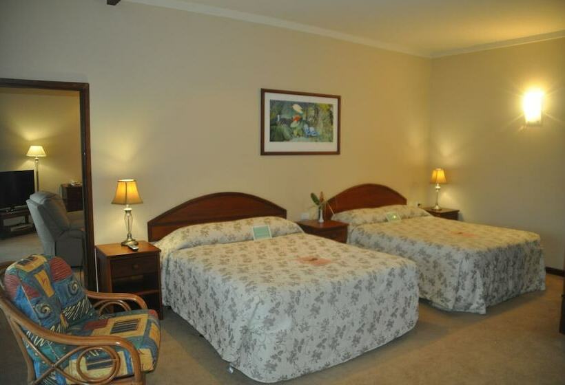 هتل Kalibobo Village