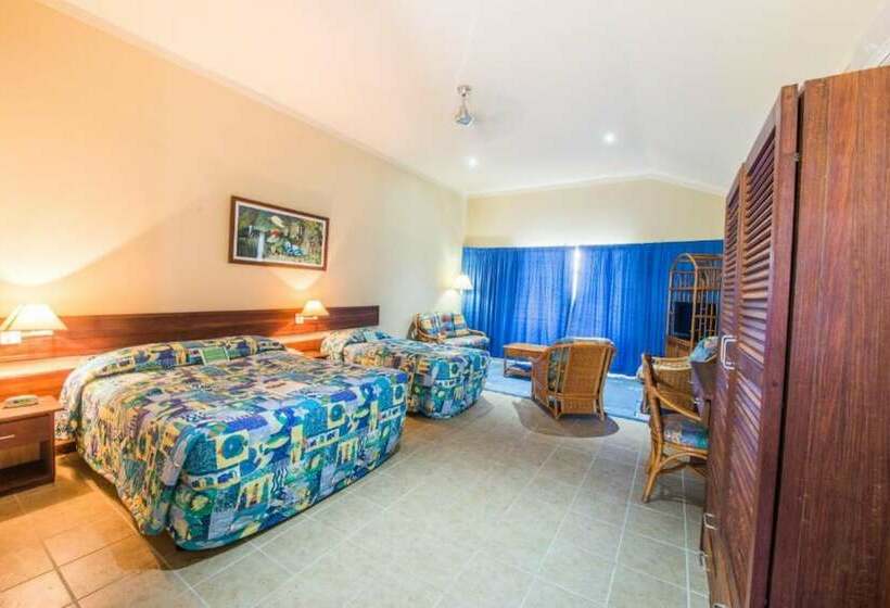 호텔 Kalibobo Village