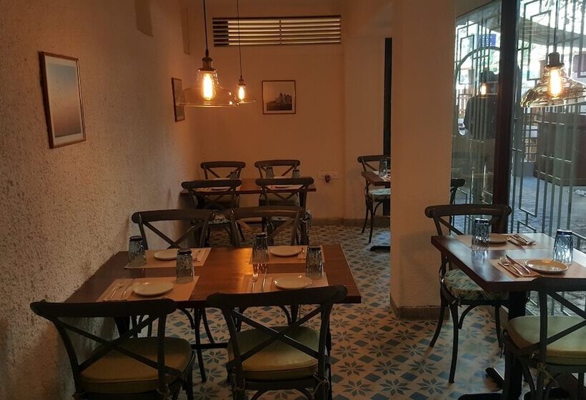 Le Sutra Hotel, Khar, Mumbai