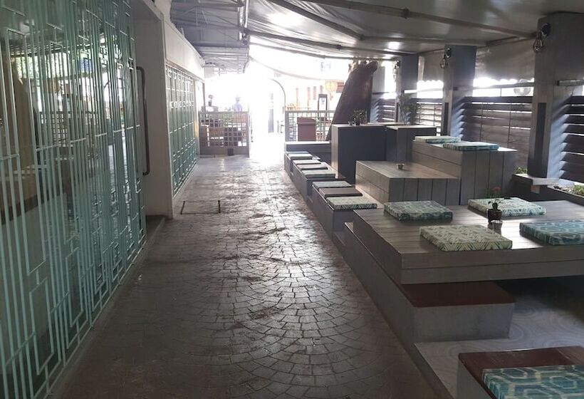 Le Sutra Hotel, Khar, Mumbai