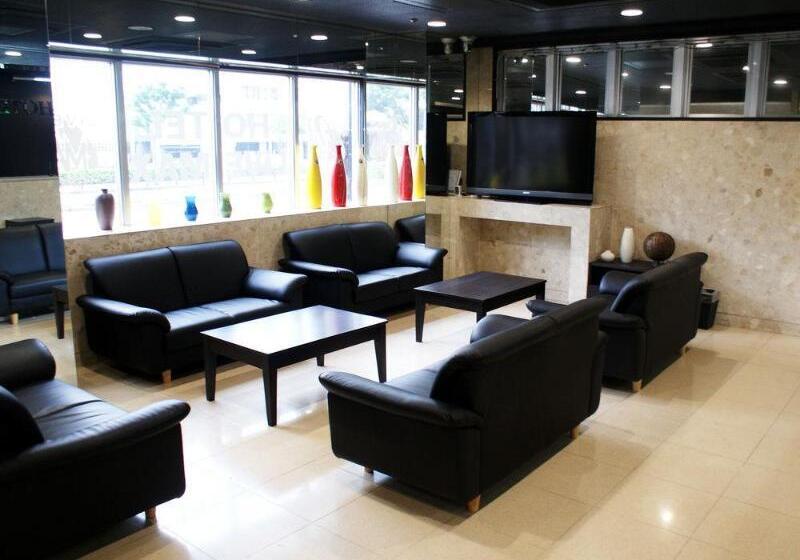 ホテル Livemax Budget Naha