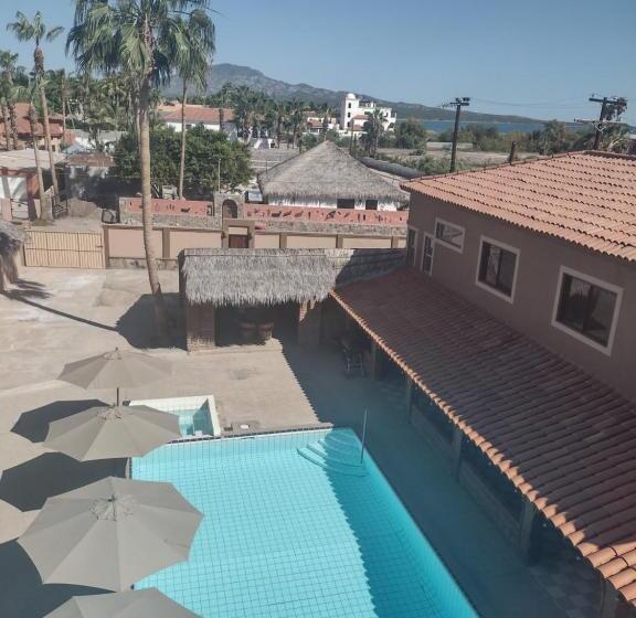 هتل Loreto Playa Boutique