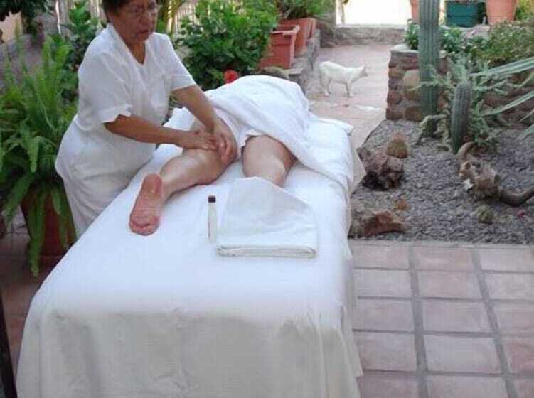 هتل Loreto Playa Boutique