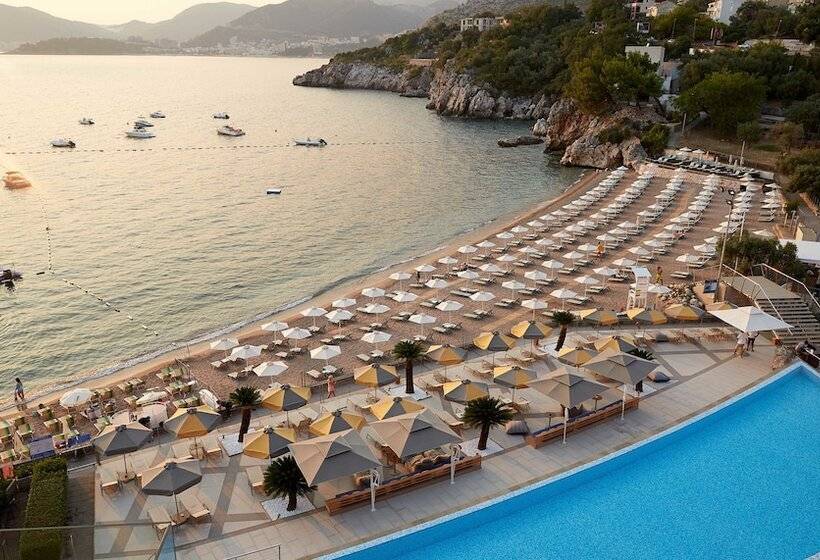 هتل Maestral Resort & Casino