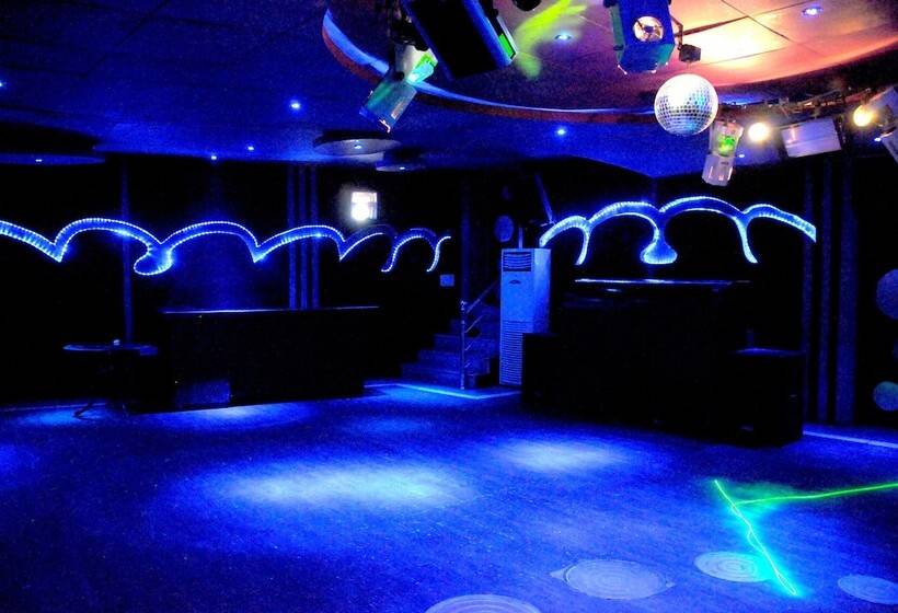 هتل Merwara Estate  A Luxury Heritage Resort