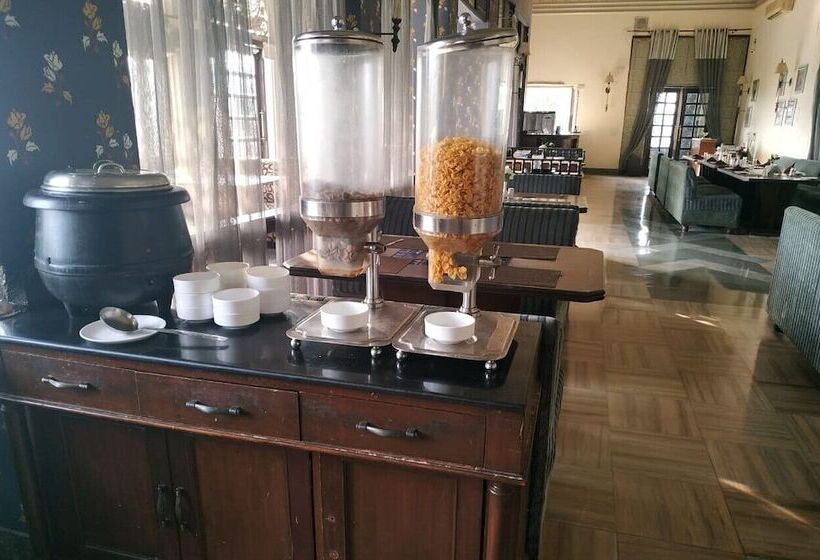 هتل Merwara Estate  A Luxury Heritage Resort