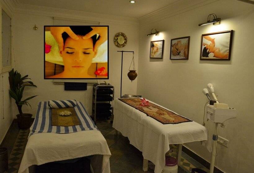 هتل Merwara Estate  A Luxury Heritage Resort