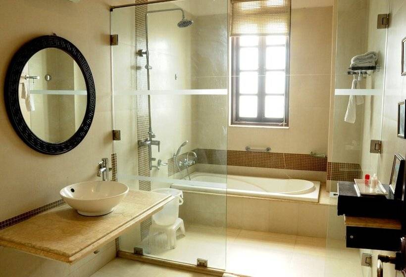 هتل Merwara Estate  A Luxury Heritage Resort