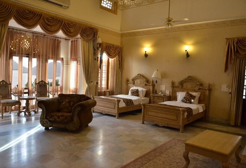 هتل Merwara Estate  A Luxury Heritage Resort