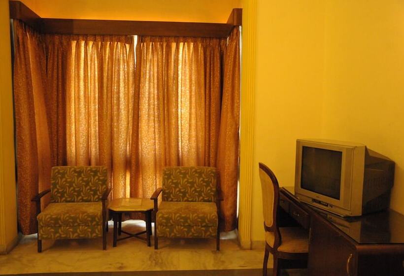 هتل Merwara Estate  A Luxury Heritage Resort