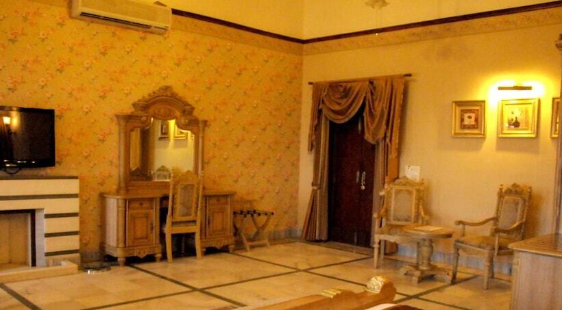 هتل Merwara Estate  A Luxury Heritage Resort