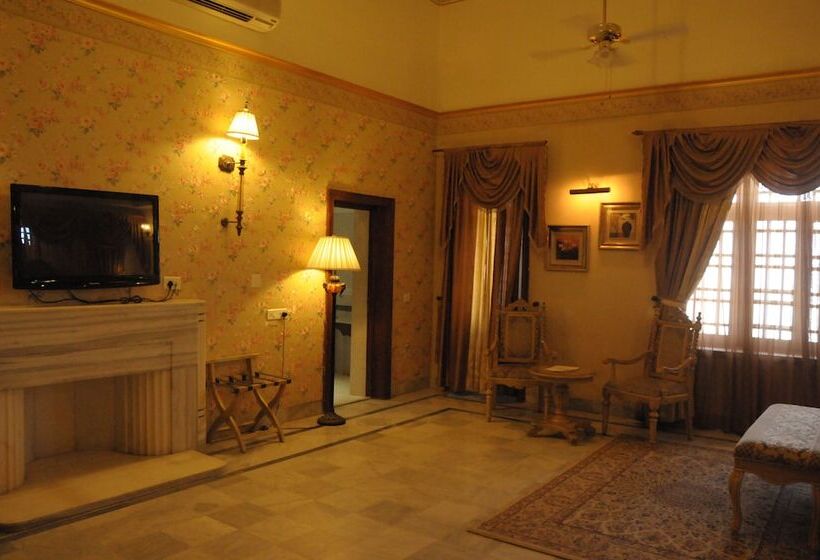 هتل Merwara Estate  A Luxury Heritage Resort