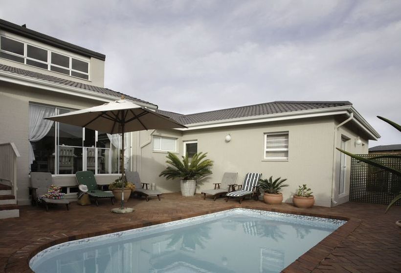 هتل Mes Amis Beach Guest House