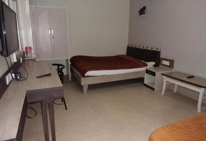 בית מלון כפרי Monsoon