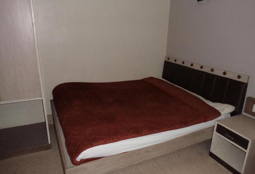 בית מלון כפרי Monsoon