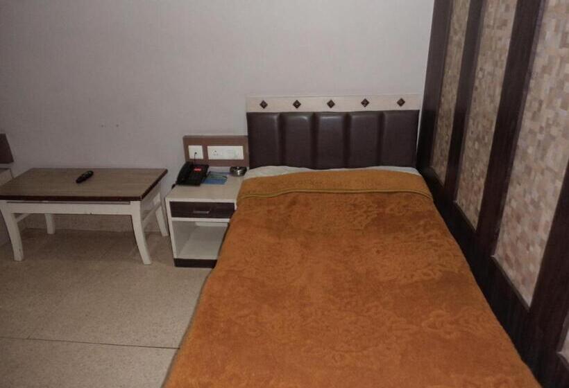 בית מלון כפרי Monsoon