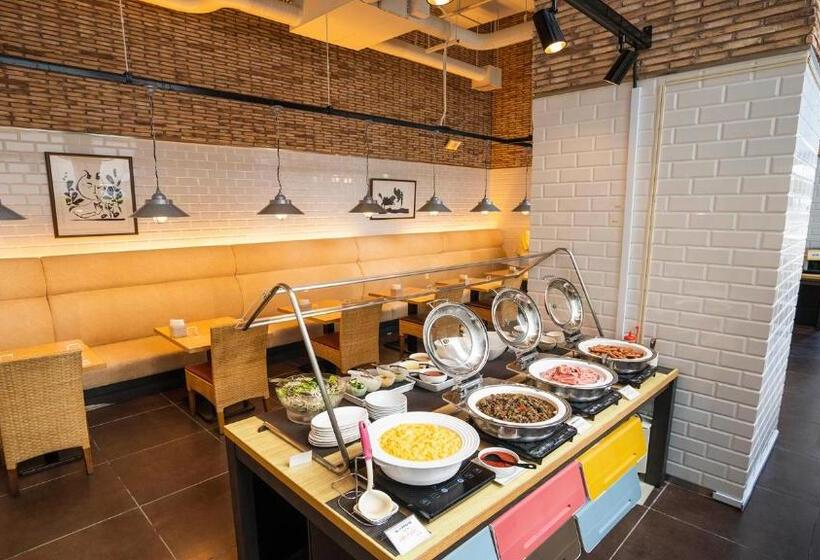 בית מלון כפרי Nishitetsu Resort Inn Naha