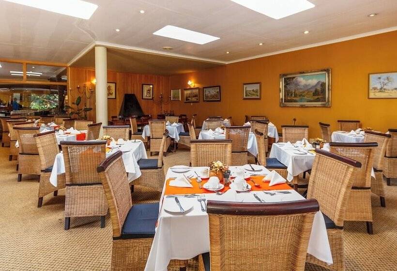 Отель Numbi & Garden Suites