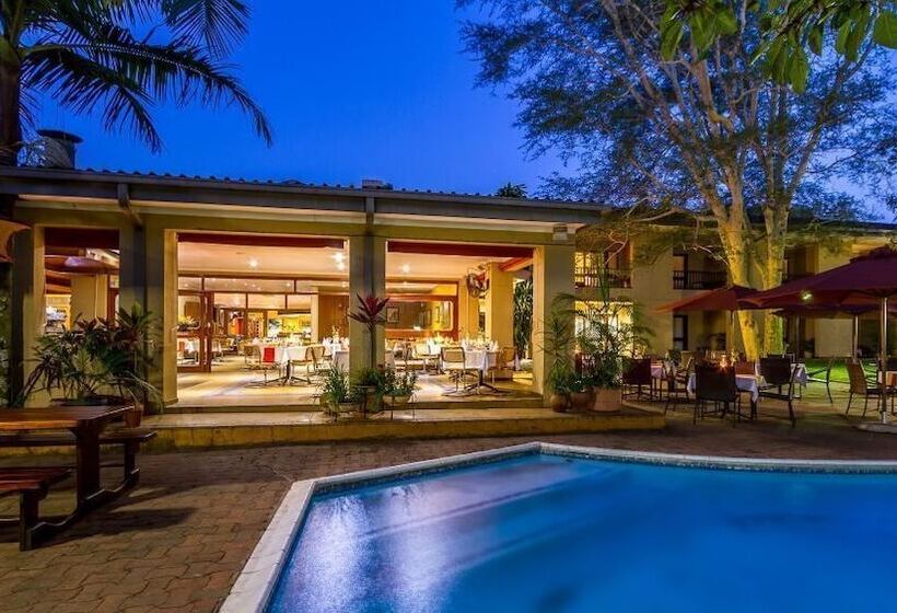 Отель Numbi & Garden Suites