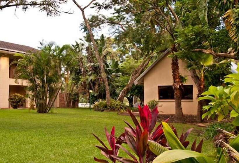 Отель Numbi & Garden Suites