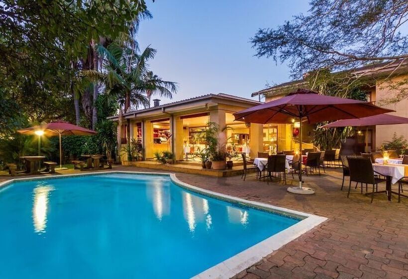 Отель Numbi & Garden Suites