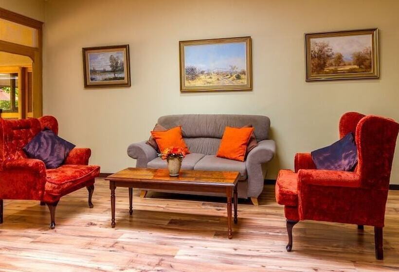 Отель Numbi & Garden Suites