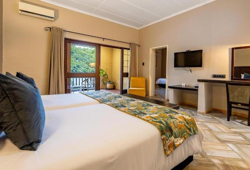 Отель Numbi & Garden Suites