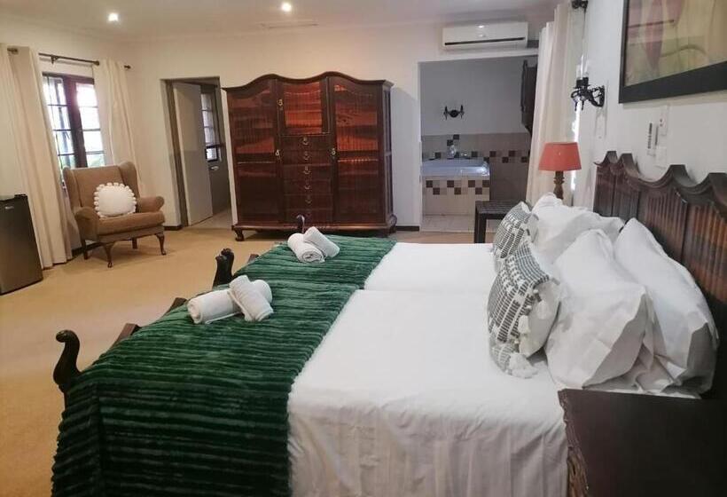 Отель Numbi & Garden Suites