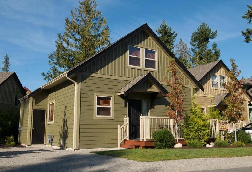 בית מלון כפרי Oceanside Village Resort