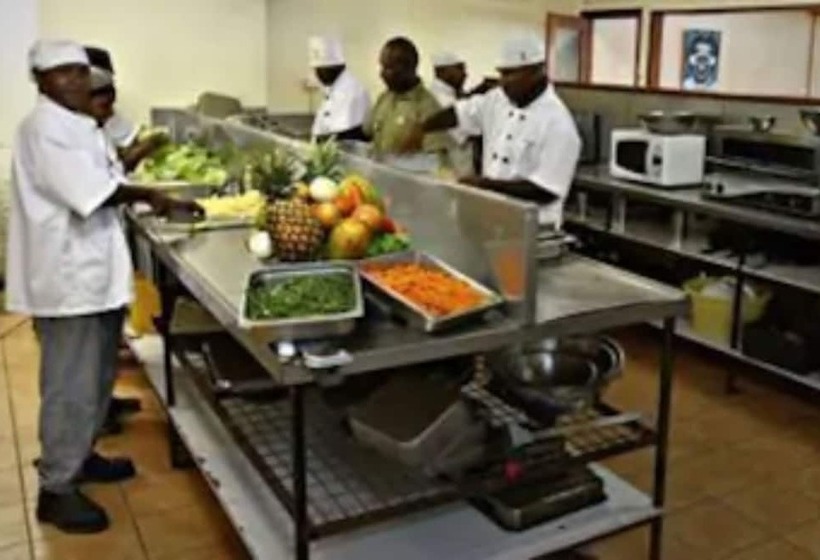 هتل Pacific Gardens